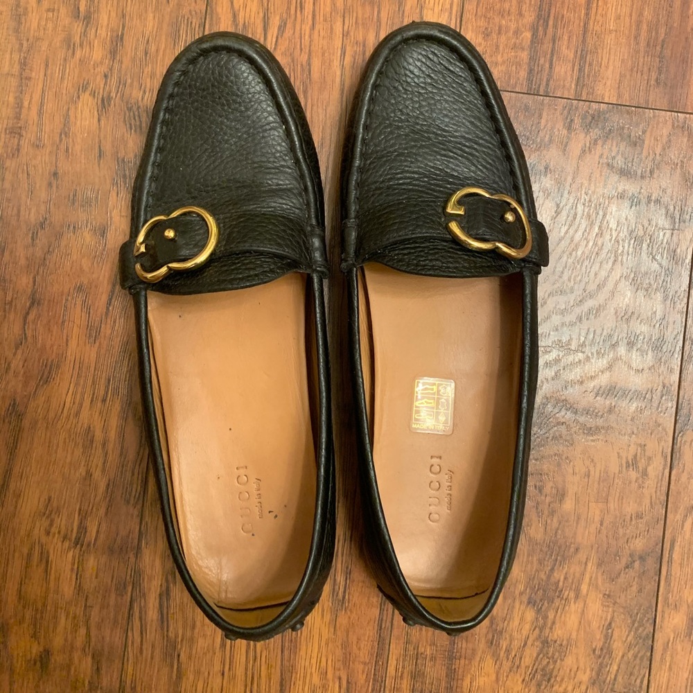 Gucci loafers with gold detail